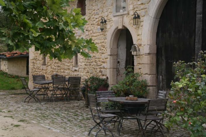 Gezellig buiten, verliefd op het klooster in Frankrijk